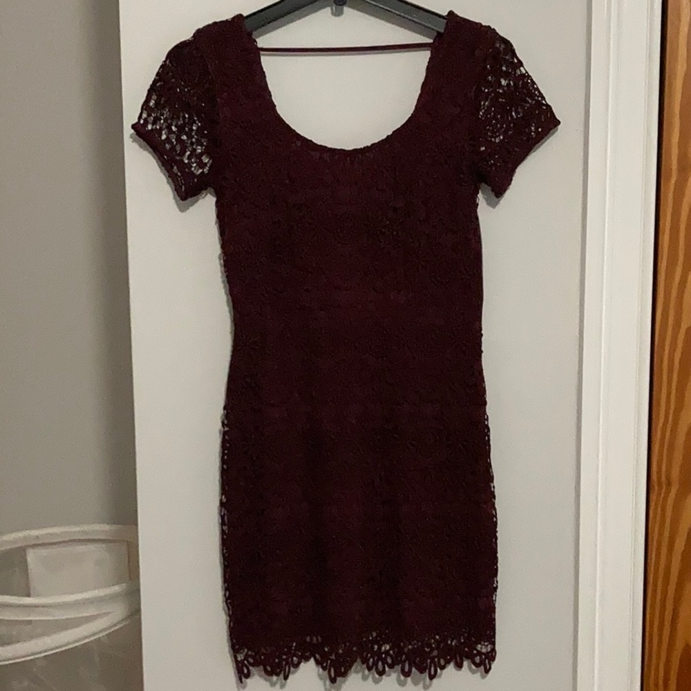 Hollister XS short sleeved lace dress like new